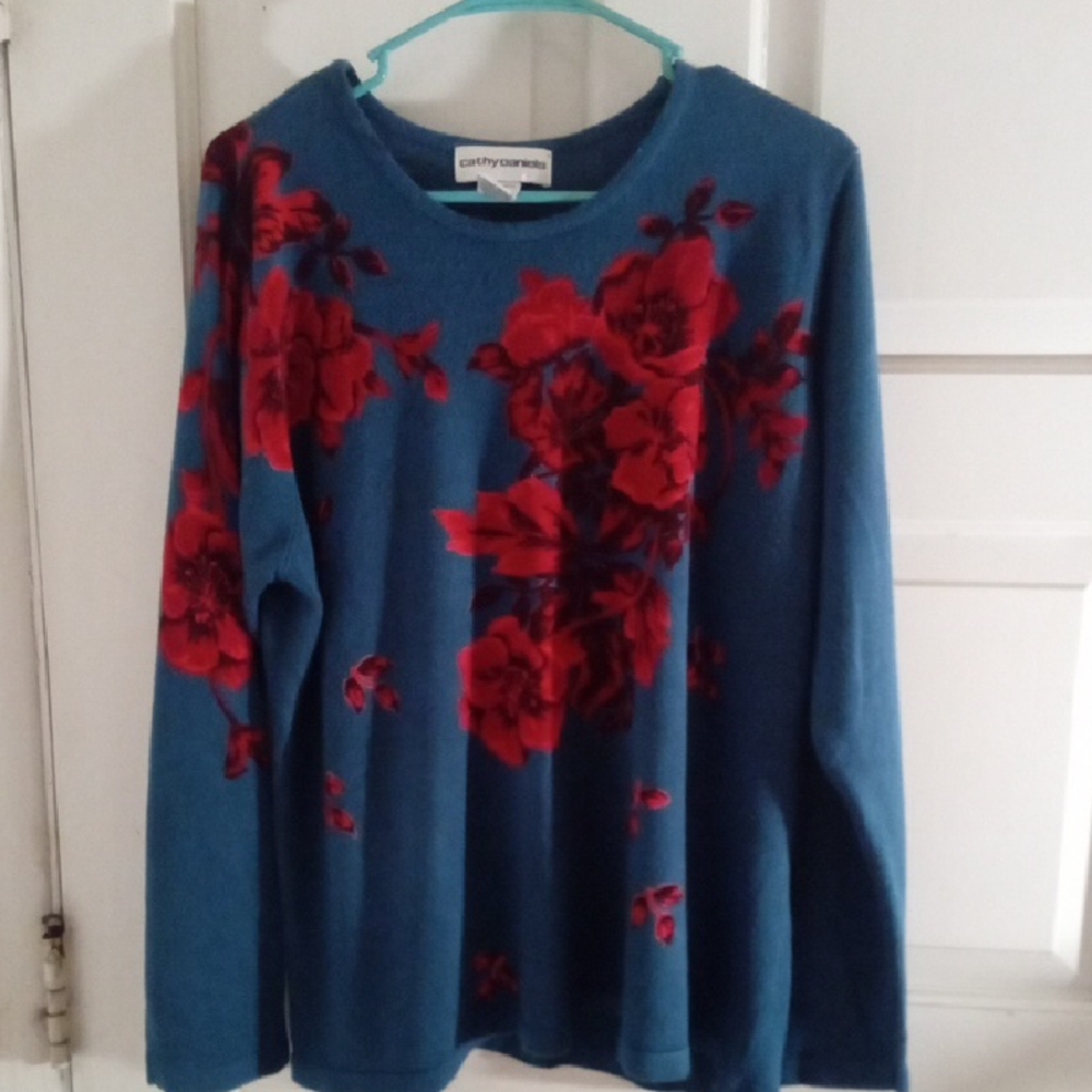 Cathy Daniels Blue Top with Red Floral Design 2X